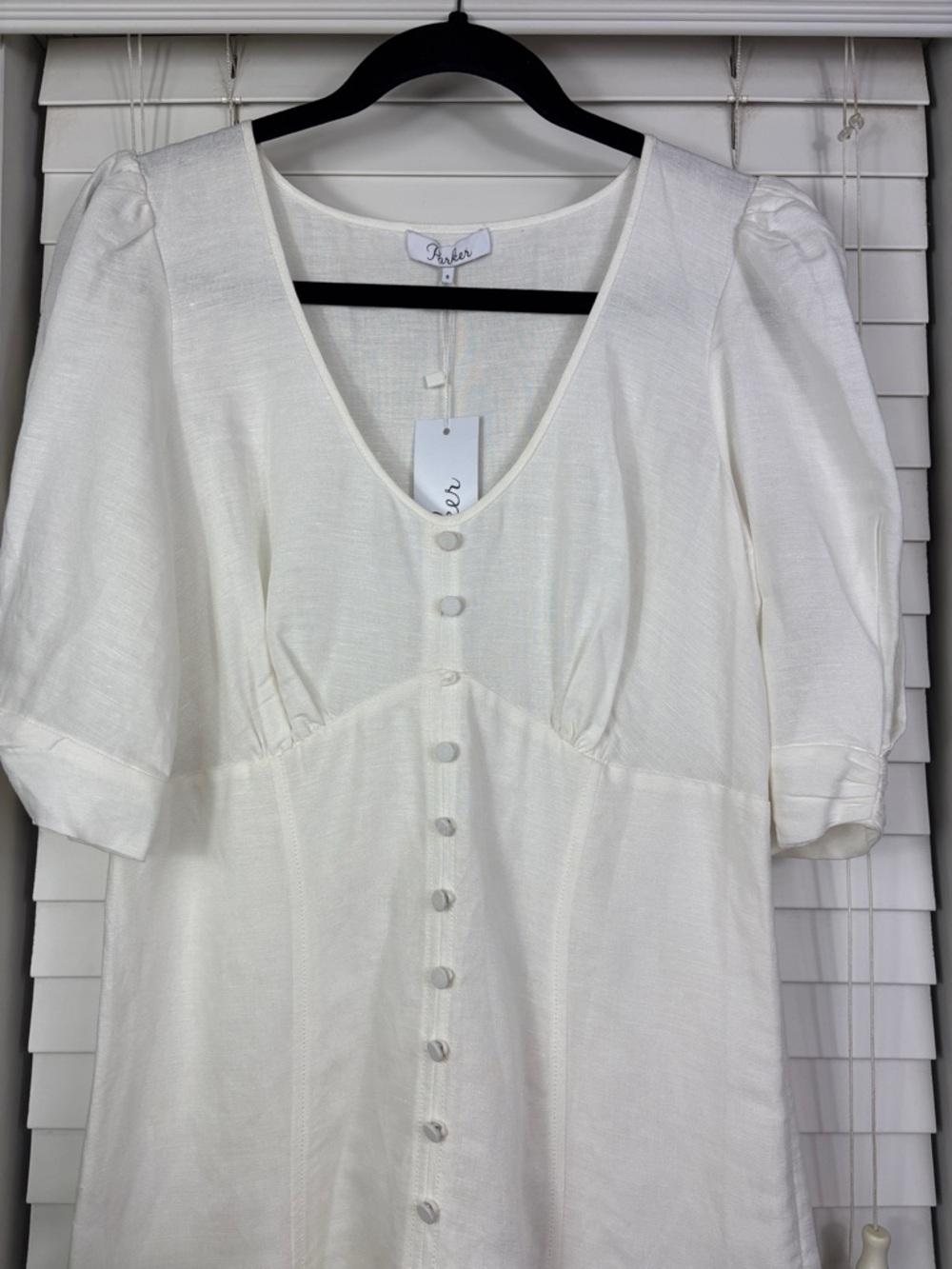 Parker Ivory‎ Cream Button-Front Dress with Puff Sleeves. Size 8 - Picture 2 of 12